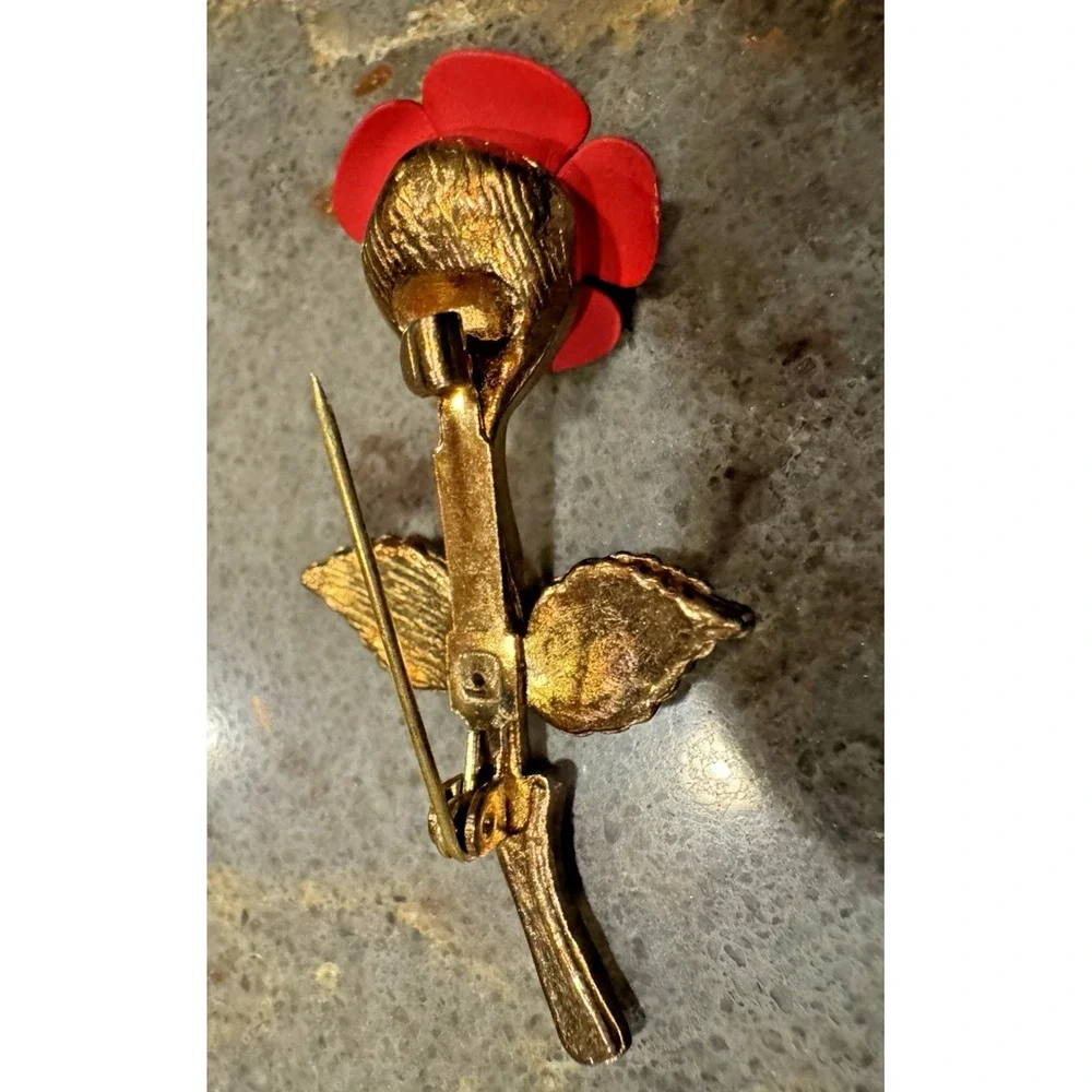 Vintage Red Rose Flower Brooch Gold Tone Stem Leaf Pin Romantic Floral Jewelry‎
